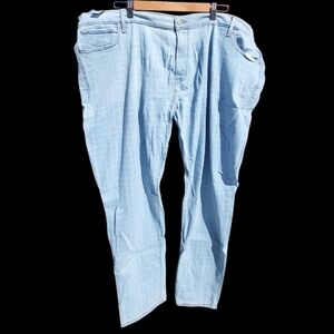 Plus Size Light Blue Denim Levis' Jeans Size 26W